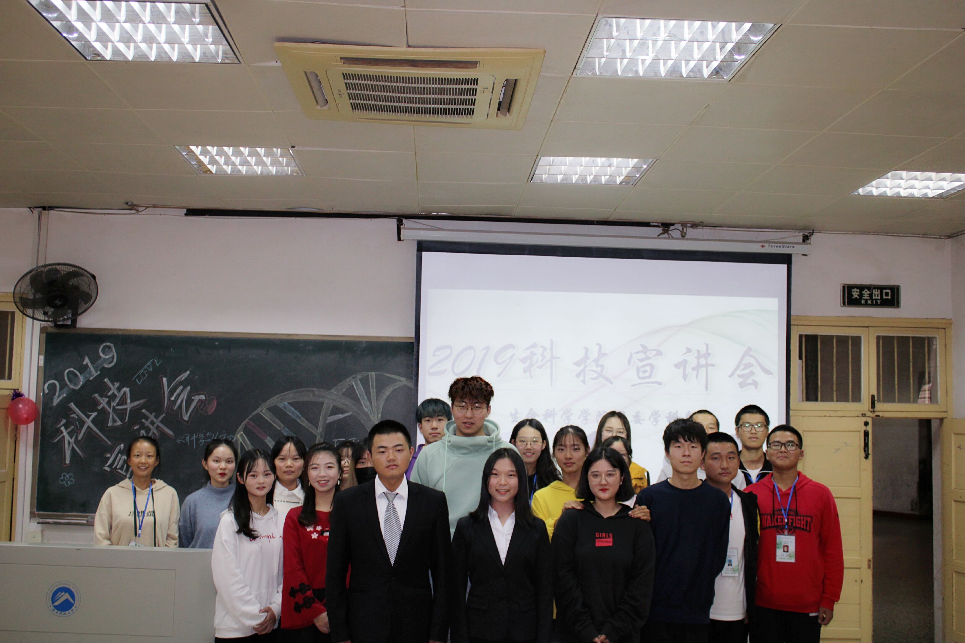 7d0052c3b0264ed38fb0e3d609299d2f.jpg 7d0052c3b0264ed38fb0e3d609299d2f.jpg