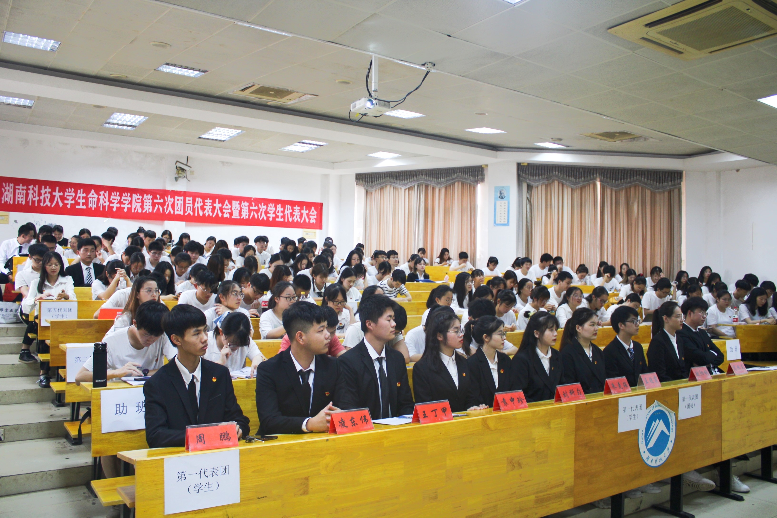 887e73c36d16474e98eec680237716b7.jpg hh.jpg