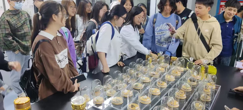 c0d9437dc7d943c291879d222f0d1839.jpg c0d9437dc7d943c291879d222f0d1839.jpg