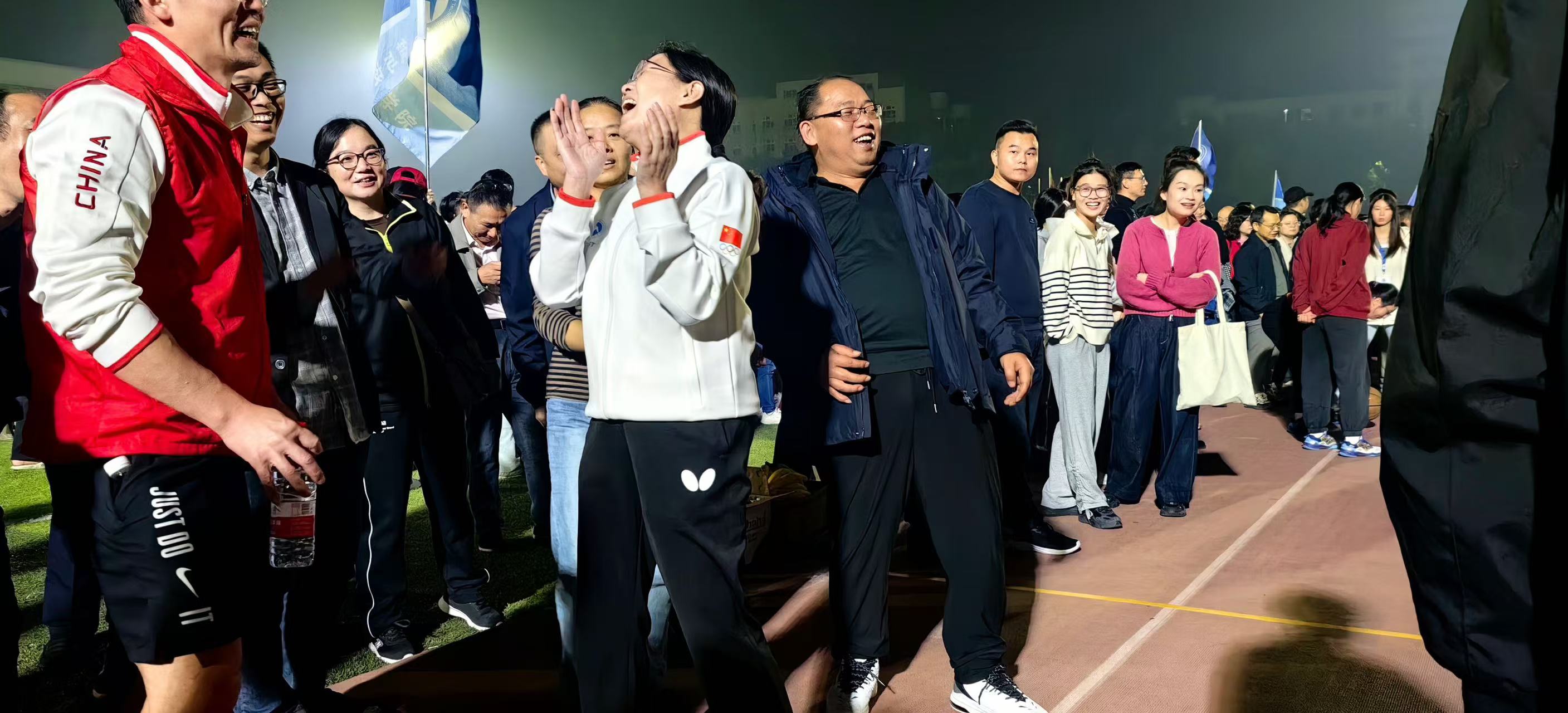 712e2160ca3243838d4fe8352c163d7e.jpg 712e2160ca3243838d4fe8352c163d7e.jpg